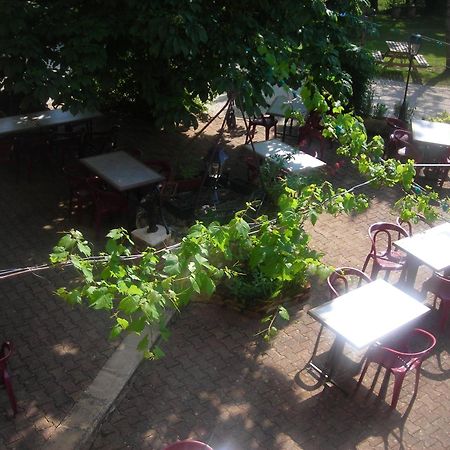 Hotel Chastrusse Nadaillac-de-Rouge ภายนอก รูปภาพ