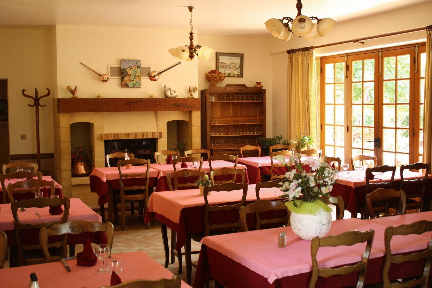 Hotel Chastrusse Nadaillac-de-Rouge ภายนอก รูปภาพ