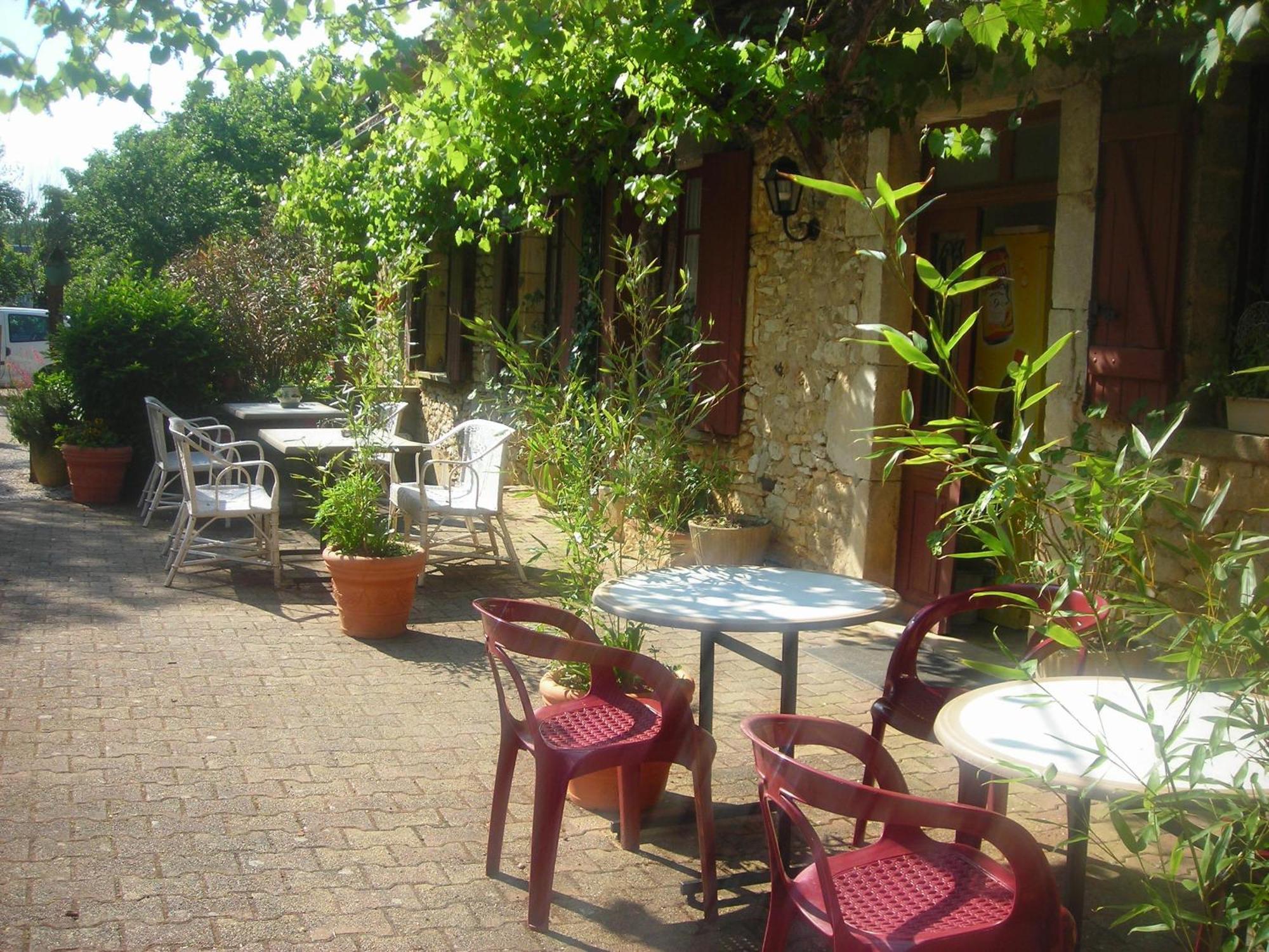 Hotel Chastrusse Nadaillac-de-Rouge ภายนอก รูปภาพ