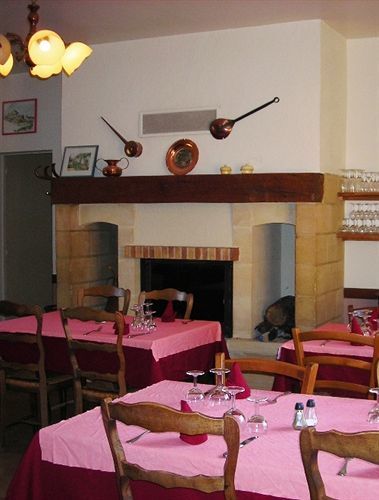 Hotel Chastrusse Nadaillac-de-Rouge ภายนอก รูปภาพ
